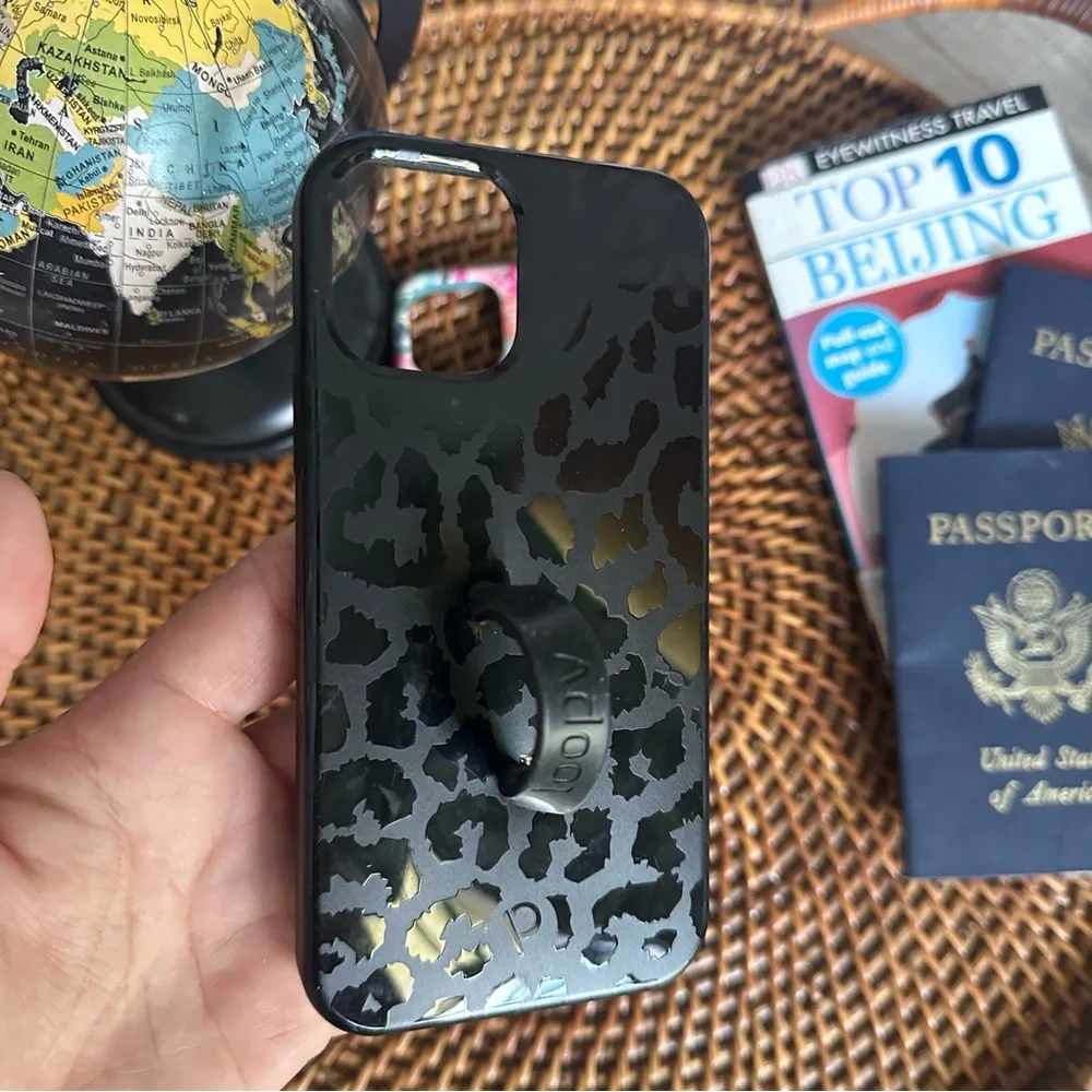 Loopy Case black leopard